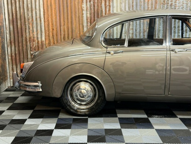 jaguar-mk-ii-bensin-1963-big-4