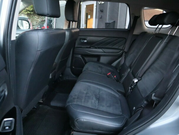 mitsubishi-outlander-elektrisitetbensin-2017-big-11