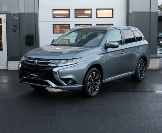 mitsubishi-outlander-elektrisitetbensin-2017-big-0