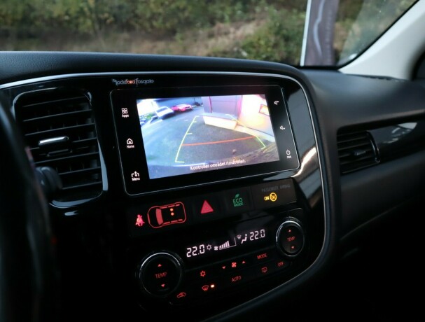 mitsubishi-outlander-elektrisitetbensin-2017-big-15