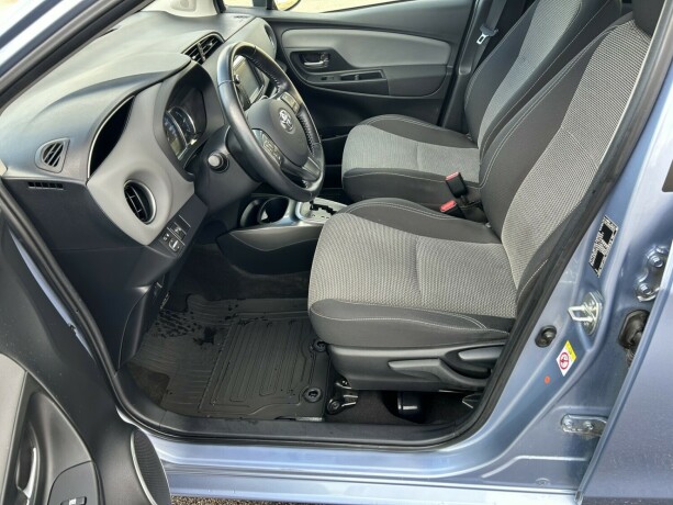 toyota-yaris-elektrisitetbensin-2015-big-13