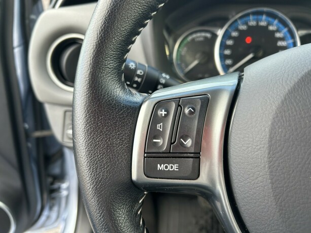 toyota-yaris-elektrisitetbensin-2015-big-17