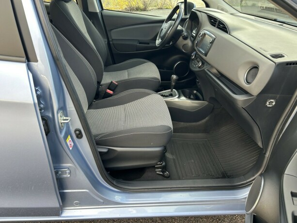 toyota-yaris-elektrisitetbensin-2015-big-10