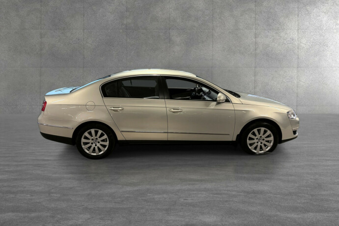 volkswagen-passat-bensin-2009-big-4