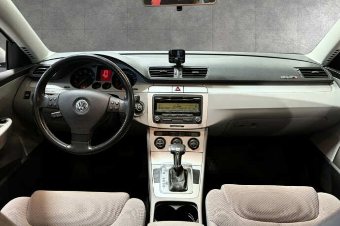 volkswagen-passat-bensin-2009-big-11
