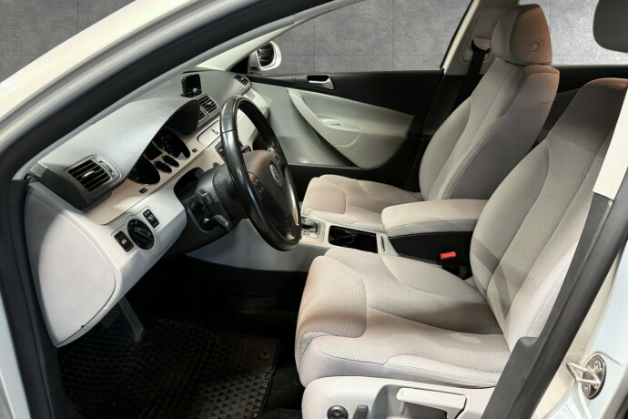 volkswagen-passat-bensin-2009-big-7