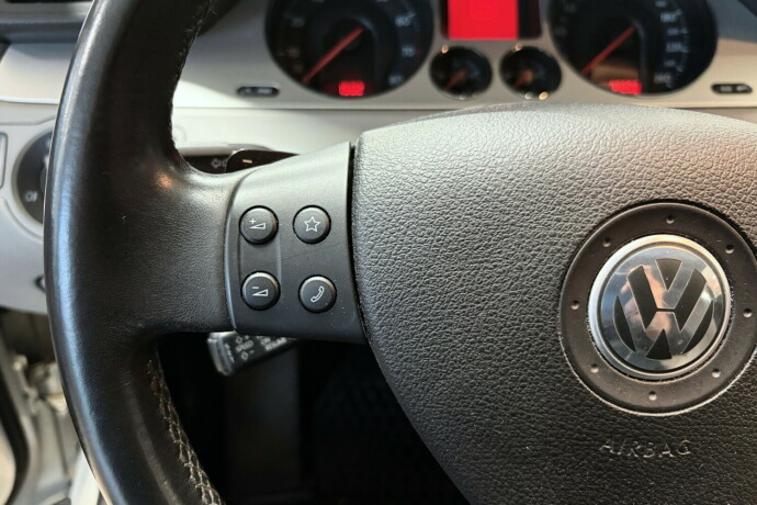 volkswagen-passat-bensin-2009-big-23