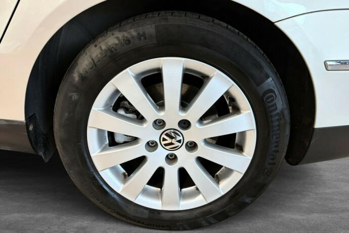 volkswagen-passat-bensin-2009-big-25