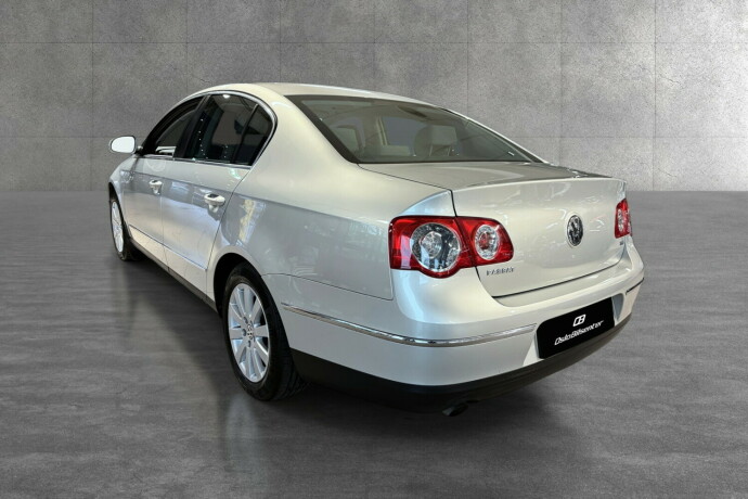 volkswagen-passat-bensin-2009-big-3