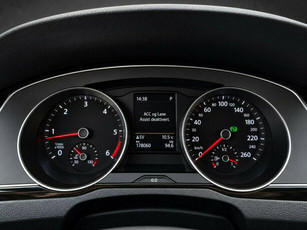volkswagen-passat-diesel-2015-big-18