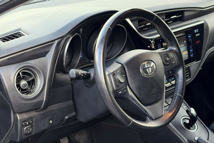 toyota-auris-bensin-2015-big-10
