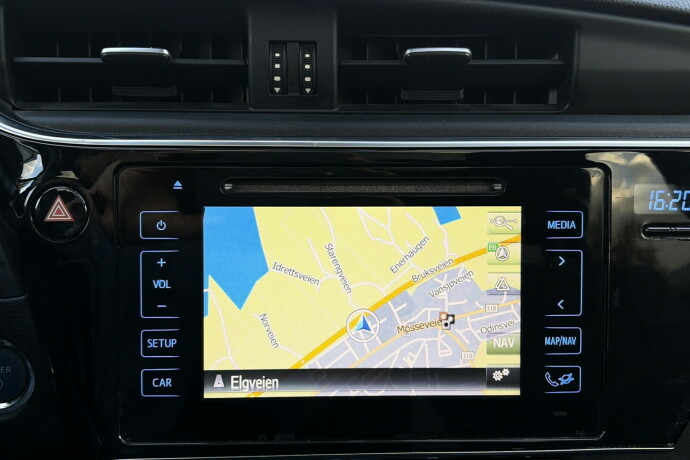 toyota-auris-bensin-2015-big-15