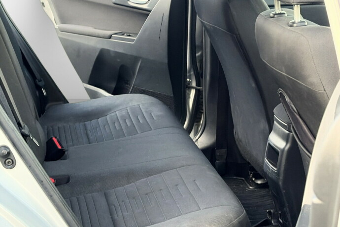 toyota-auris-bensin-2015-big-17