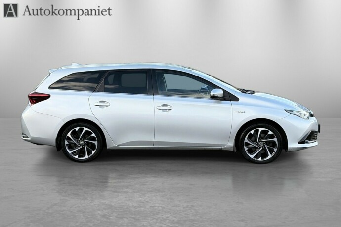 toyota-auris-bensin-2015-big-5