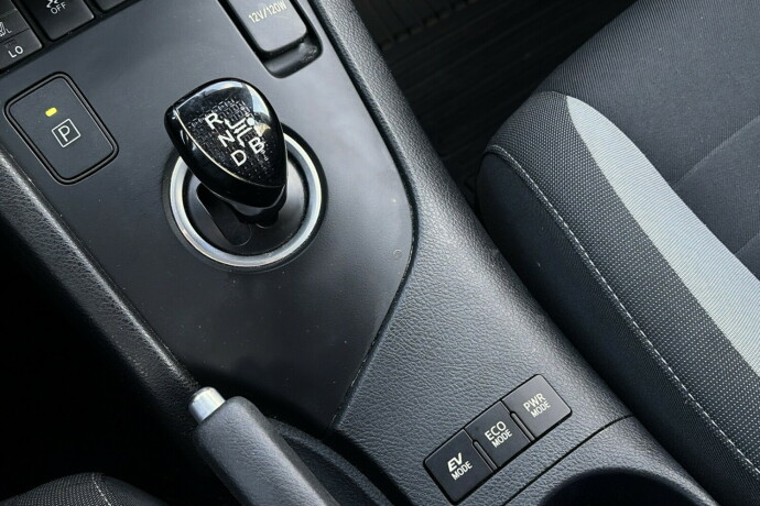 toyota-auris-bensin-2015-big-13