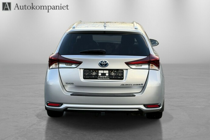 toyota-auris-bensin-2015-big-2