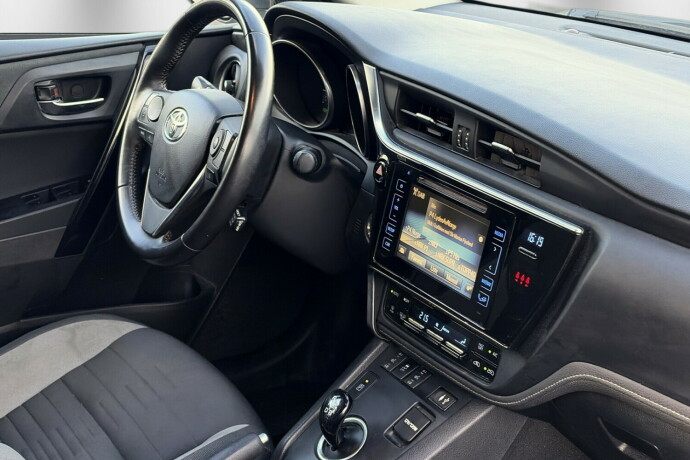 toyota-auris-bensin-2015-big-9