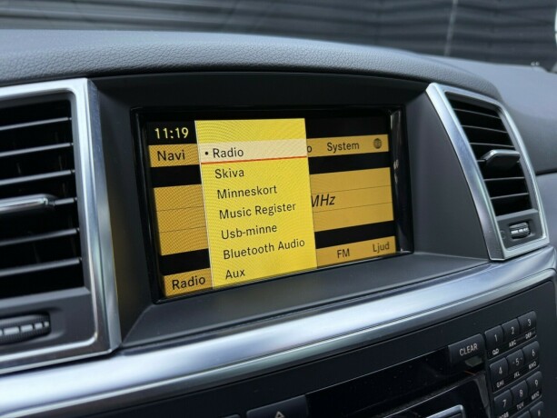 mercedes-benz-ml250-diesel-2012-big-21