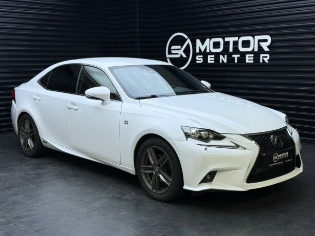 lexus-is300h-elektrisitetbensin-2013-big-0