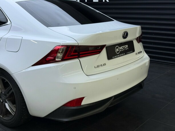 lexus-is300h-elektrisitetbensin-2013-big-6