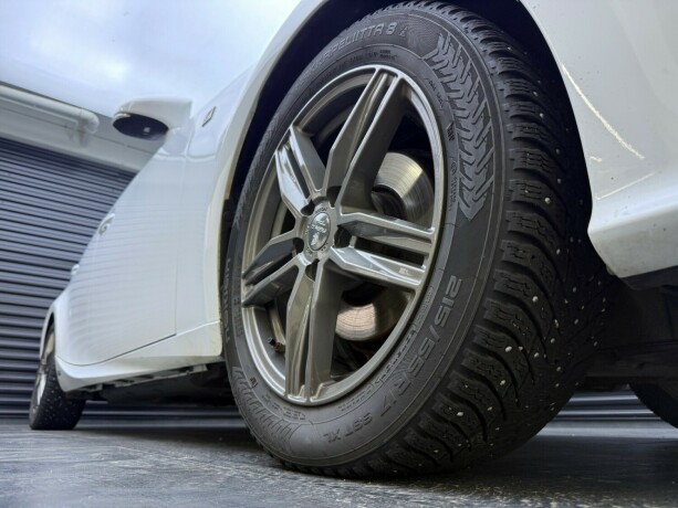 lexus-is300h-elektrisitetbensin-2013-big-8