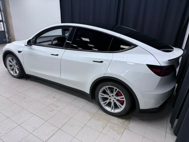 tesla-model-y-elektrisitet-2023-big-4