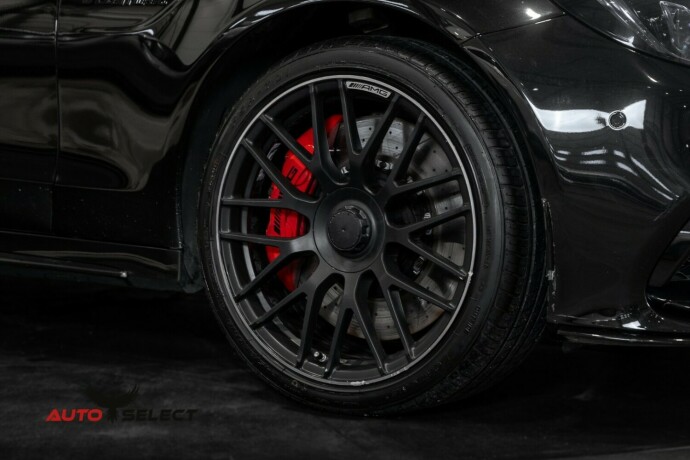 mercedes-benz-c63-bensin-2015-big-2