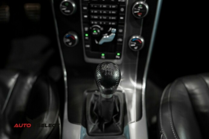 volvo-v60-diesel-2014-big-30