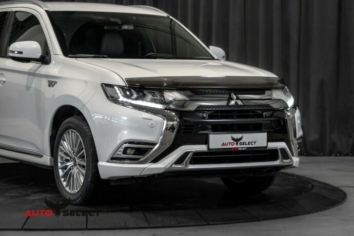 mitsubishi-outlander-elektrisitetbensin-2020-big-1