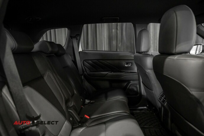 mitsubishi-outlander-elektrisitetbensin-2020-big-13