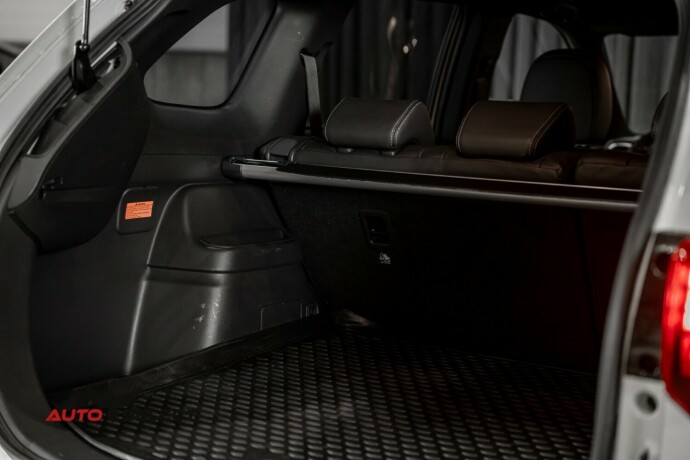 mitsubishi-outlander-elektrisitetbensin-2020-big-9