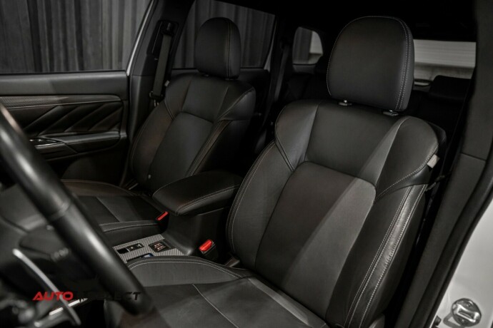 mitsubishi-outlander-elektrisitetbensin-2020-big-23