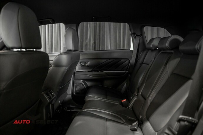 mitsubishi-outlander-elektrisitetbensin-2020-big-15