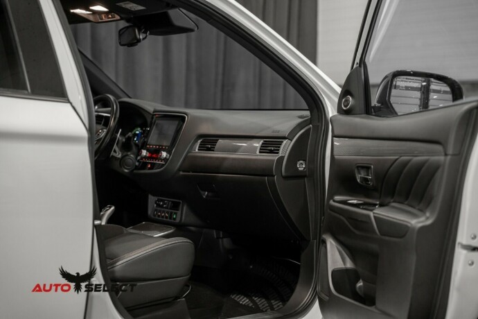 mitsubishi-outlander-elektrisitetbensin-2020-big-17