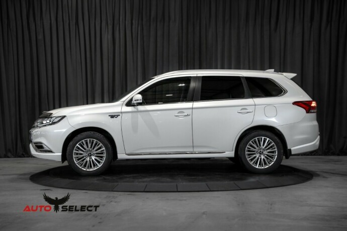 mitsubishi-outlander-elektrisitetbensin-2020-big-6