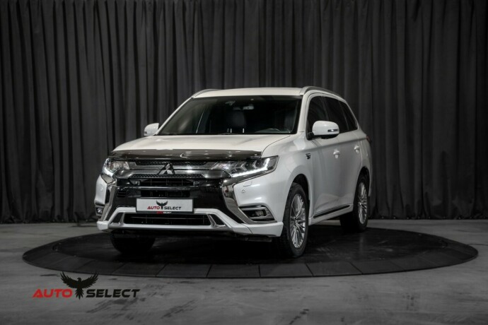 mitsubishi-outlander-elektrisitetbensin-2020-big-4