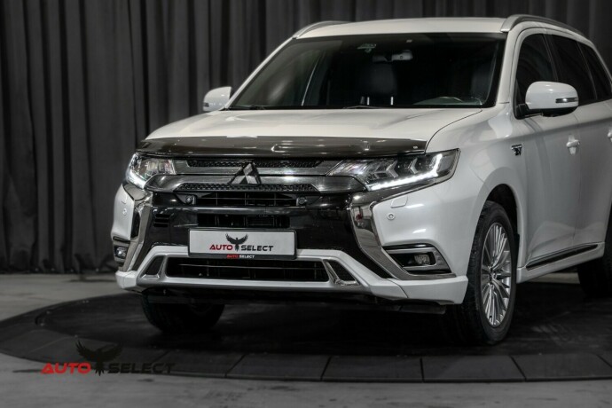 mitsubishi-outlander-elektrisitetbensin-2020-big-5