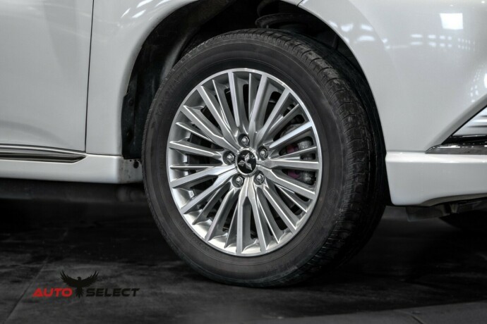 mitsubishi-outlander-elektrisitetbensin-2020-big-2