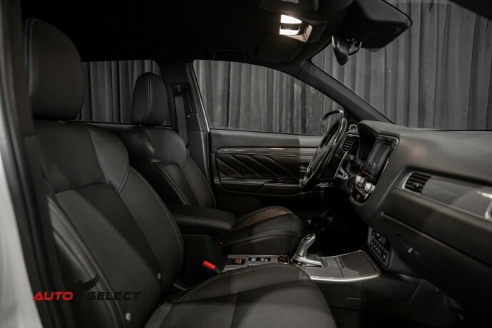 mitsubishi-outlander-elektrisitetbensin-2020-big-18