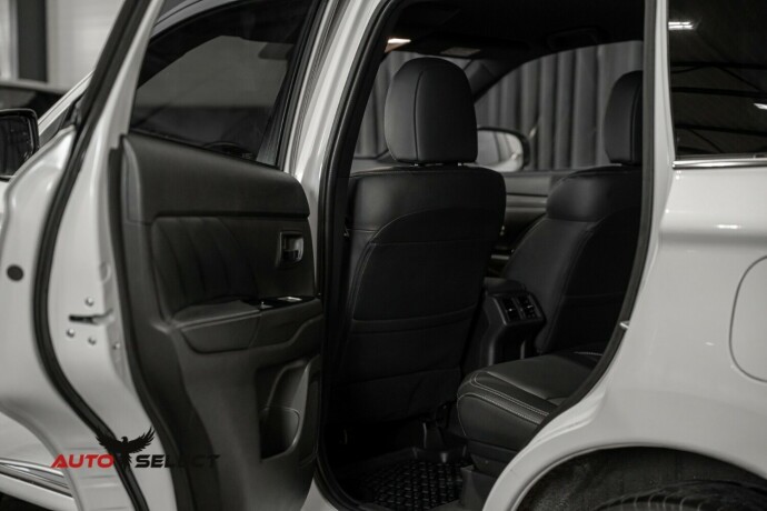 mitsubishi-outlander-elektrisitetbensin-2020-big-14