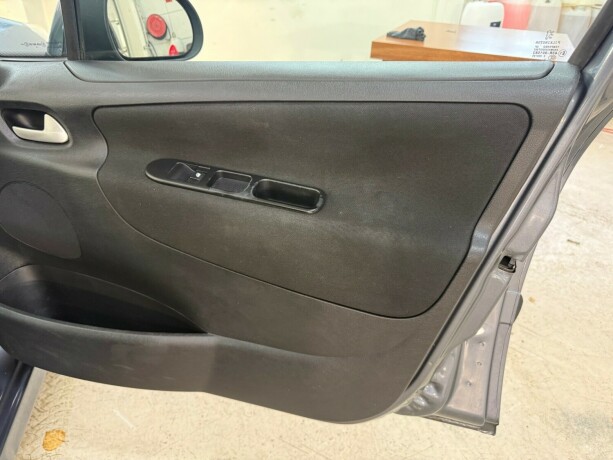 peugeot-207-diesel-2011-big-8