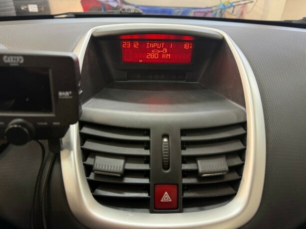 peugeot-207-diesel-2011-big-21