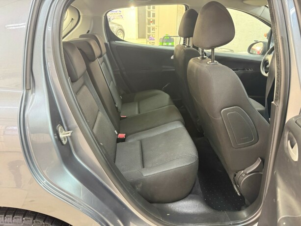 peugeot-207-diesel-2011-big-11