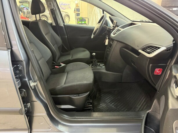 peugeot-207-diesel-2011-big-9