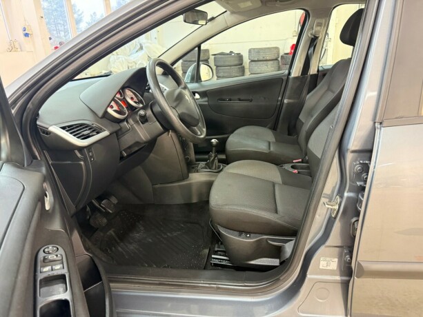 peugeot-207-diesel-2011-big-16