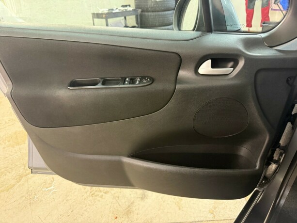 peugeot-207-diesel-2011-big-17