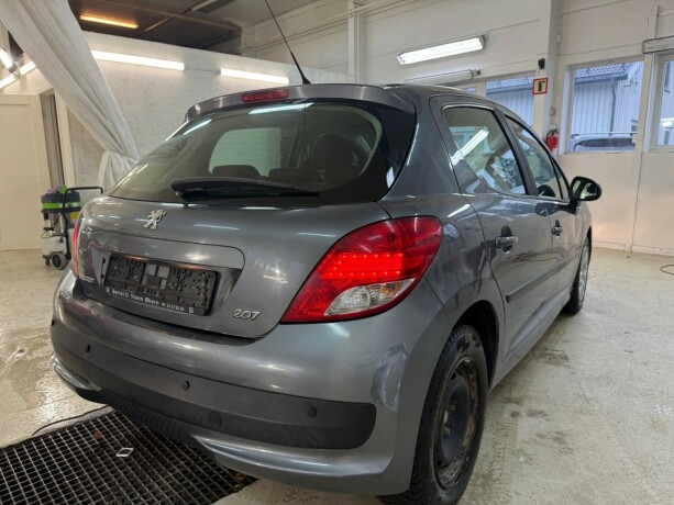 peugeot-207-diesel-2011-big-2