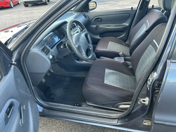 toyota-corolla-bensin-1996-big-12