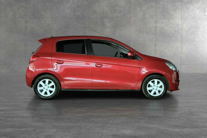 mitsubishi-space-star-bensin-2013-big-6