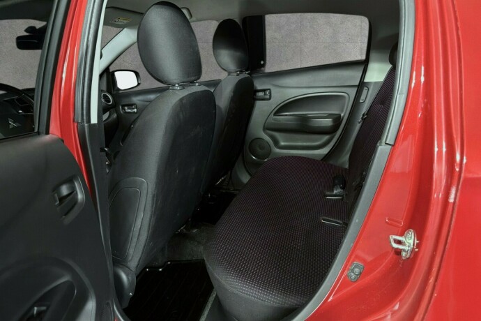 mitsubishi-space-star-bensin-2013-big-10